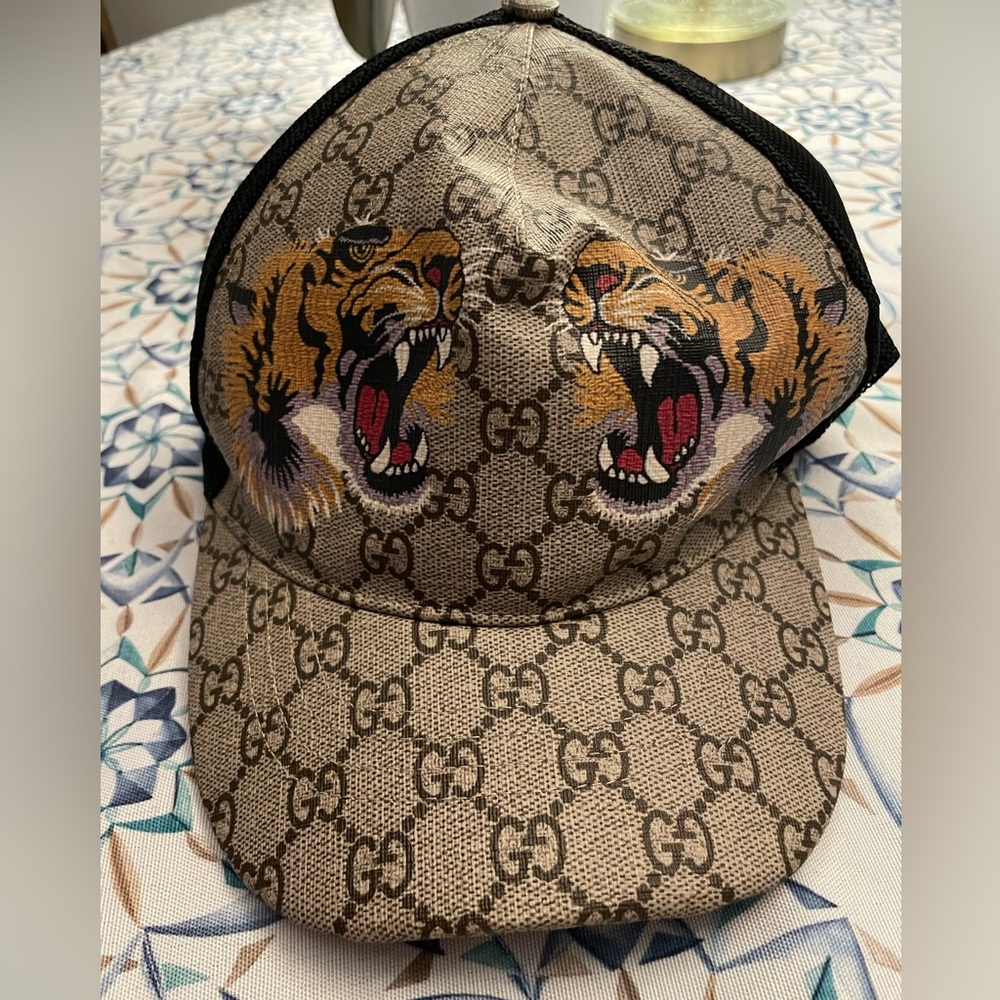 New authentic Gucci tiger print GG supreme baseball hat (unisex)